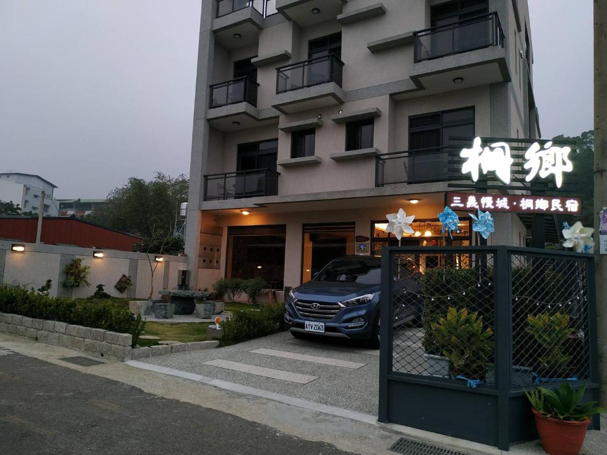 Tung Shiang Homestay Sanyi Exteriör bild